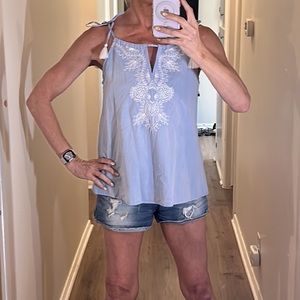 NWT Vineyard Vines spaghetti tassel straps embroidered light bayside blue tank